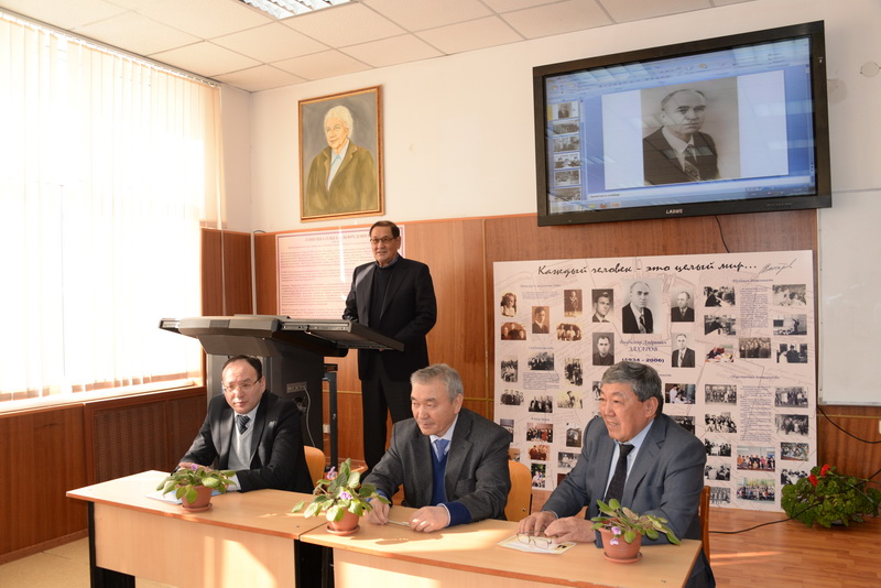 8 февраля 2014 г. исполнилось 80 лет со дня рождения профессора В.А.Захарова 8 февраля 2014 г. исполнилось 80 лет со дня рождения профессора В.А.Захарова